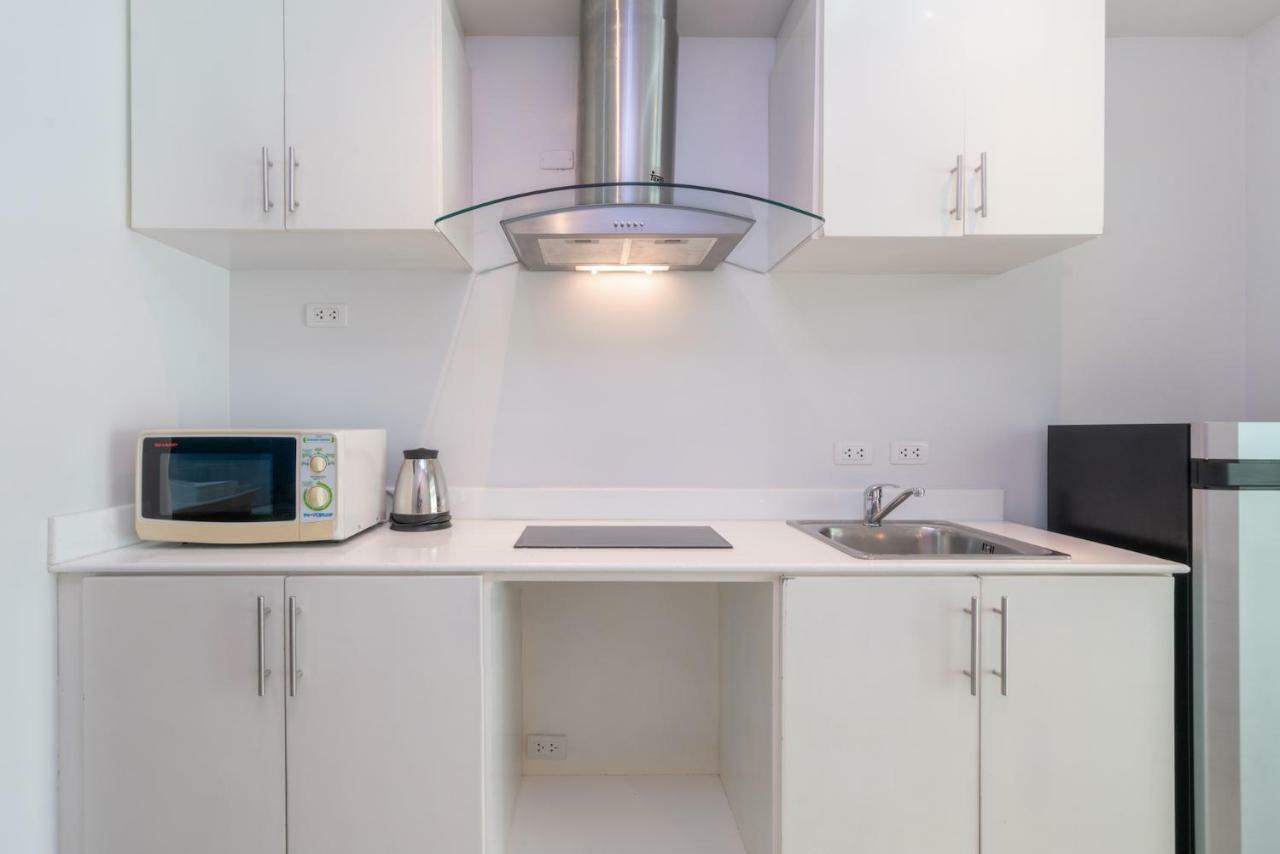 Condor Apartment Nai Harn Екстериор снимка