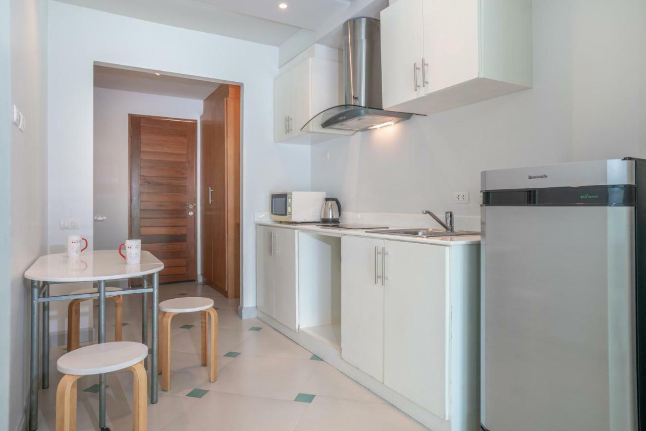 Condor Apartment Nai Harn Екстериор снимка