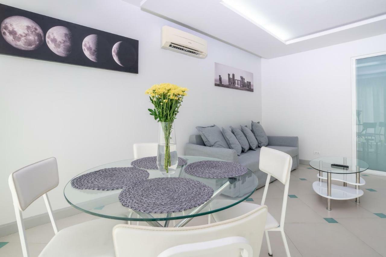 Condor Apartment Nai Harn Екстериор снимка
