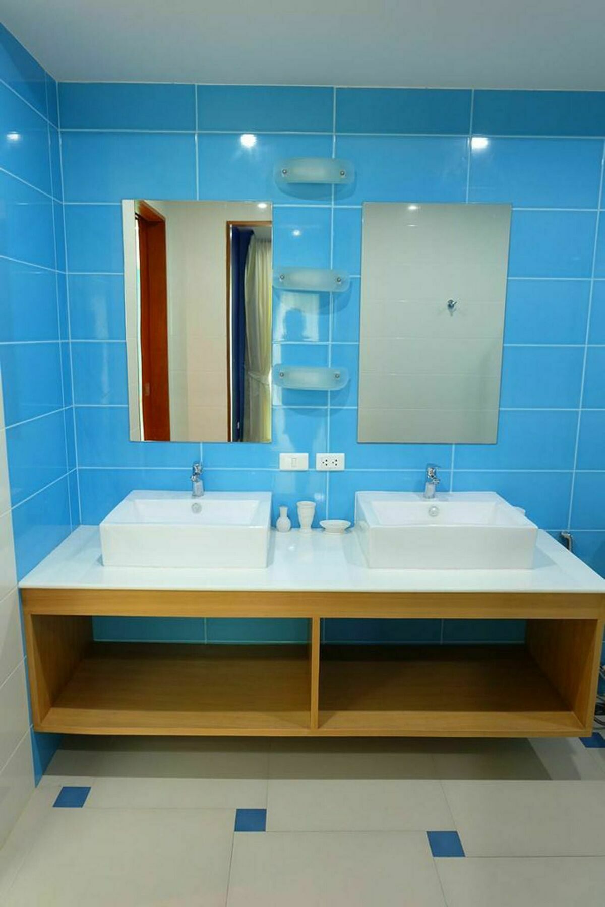 Condor Apartment Nai Harn Екстериор снимка