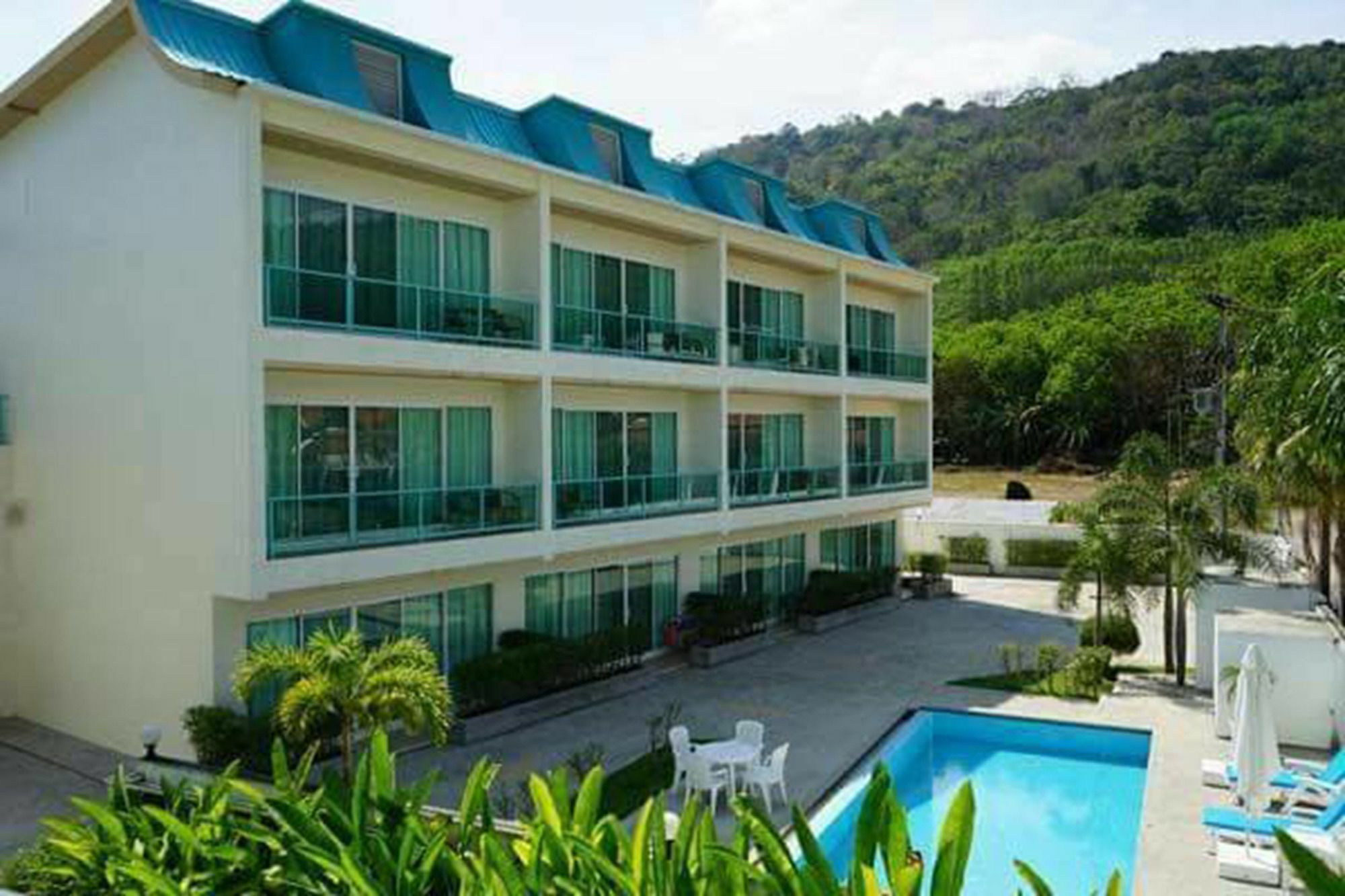 Condor Apartment Nai Harn Екстериор снимка