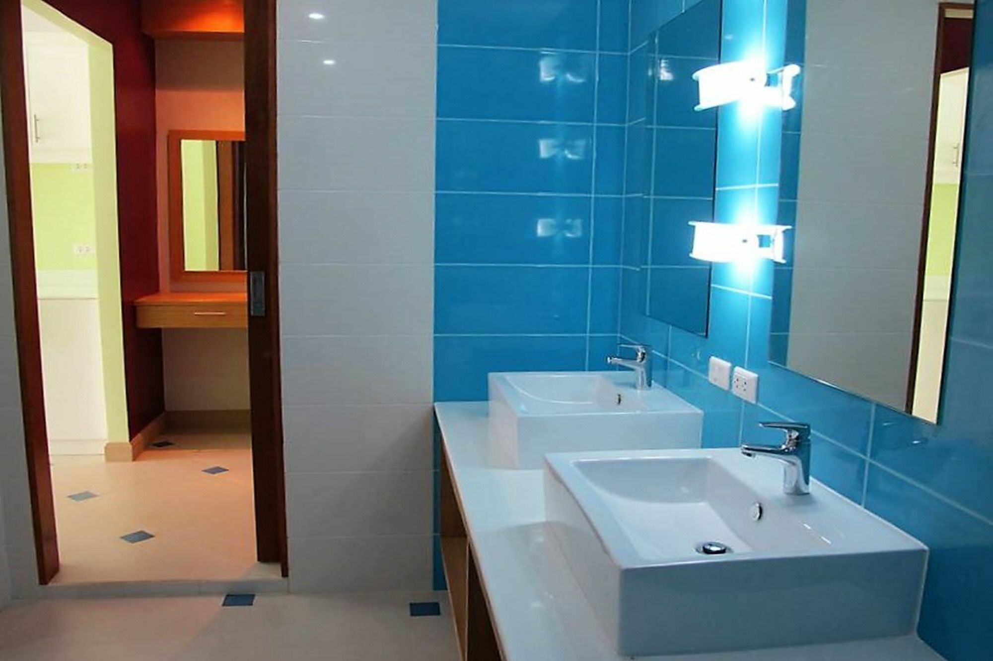 Condor Apartment Nai Harn Екстериор снимка