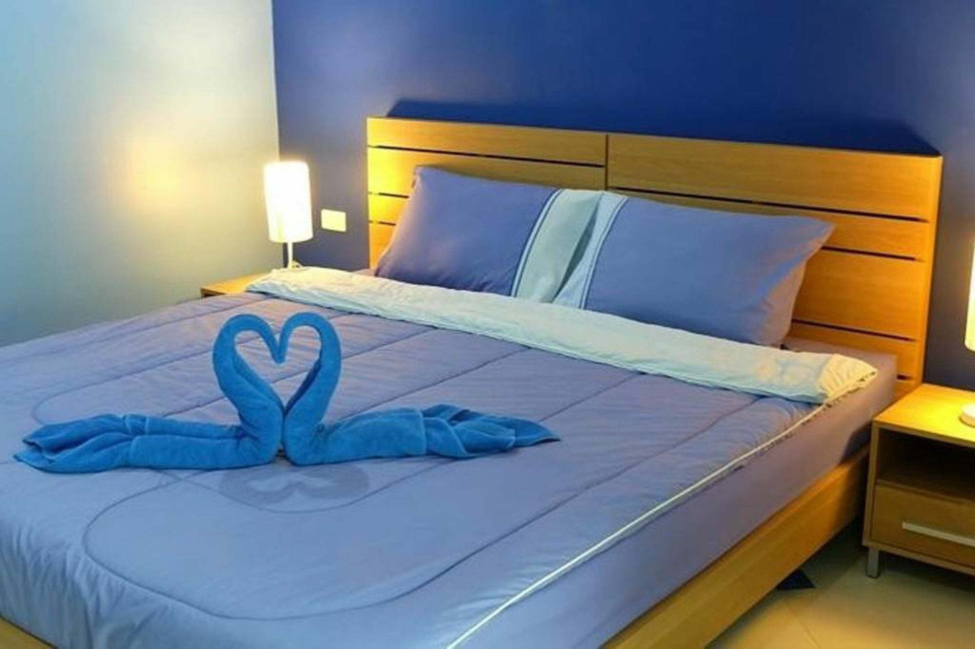 Condor Apartment Nai Harn Екстериор снимка